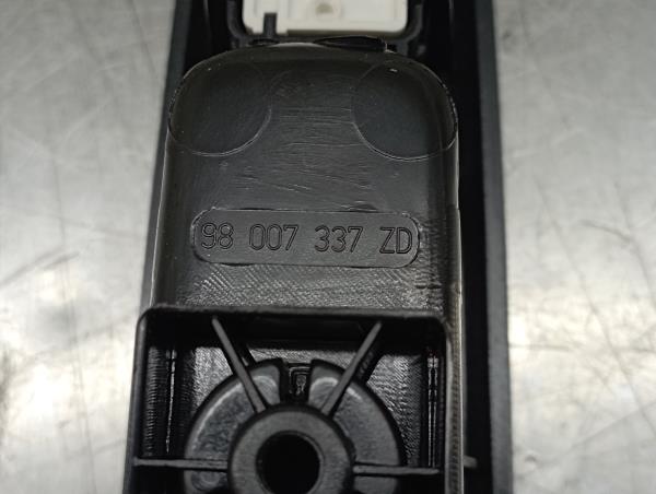 Commande / interrupteur lève-vitre Arrière Droite CITROËN C3 III (SX) Imagem-4