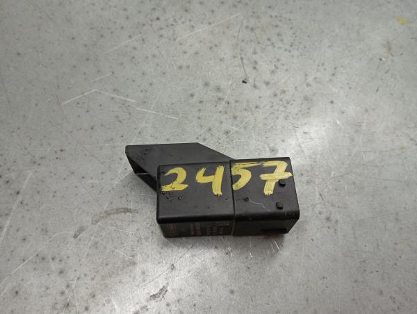 Glow plug Relay OPEL Combo Life (X19) Imagem-1