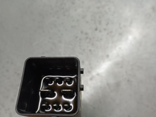 Glow plug Relay OPEL Combo Life (X19) Imagem-2