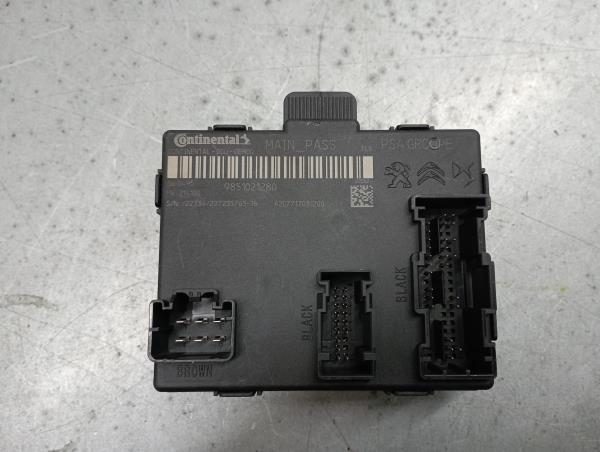 Modulo / Centralina porta anteriore destra PEUGEOT 308 III Imagem-2