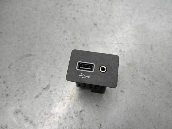 Módulo USB / AUX / IPOD NISSAN Micra V (K14)