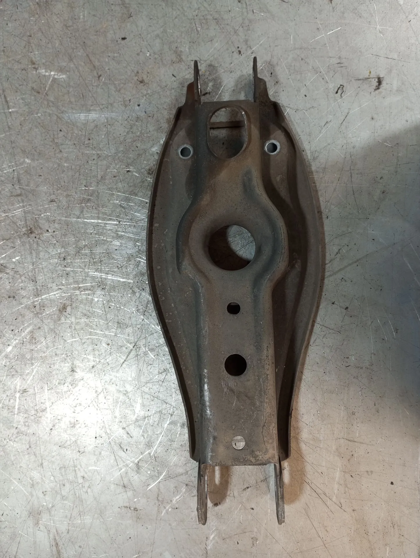 Left rear suspension arm BMW 3 (E90)