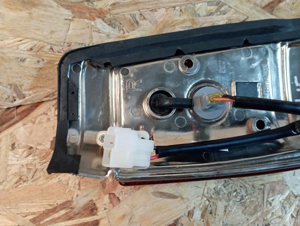 Freccia anteriore destra NISSAN Pick Up I (720) Imagem-3