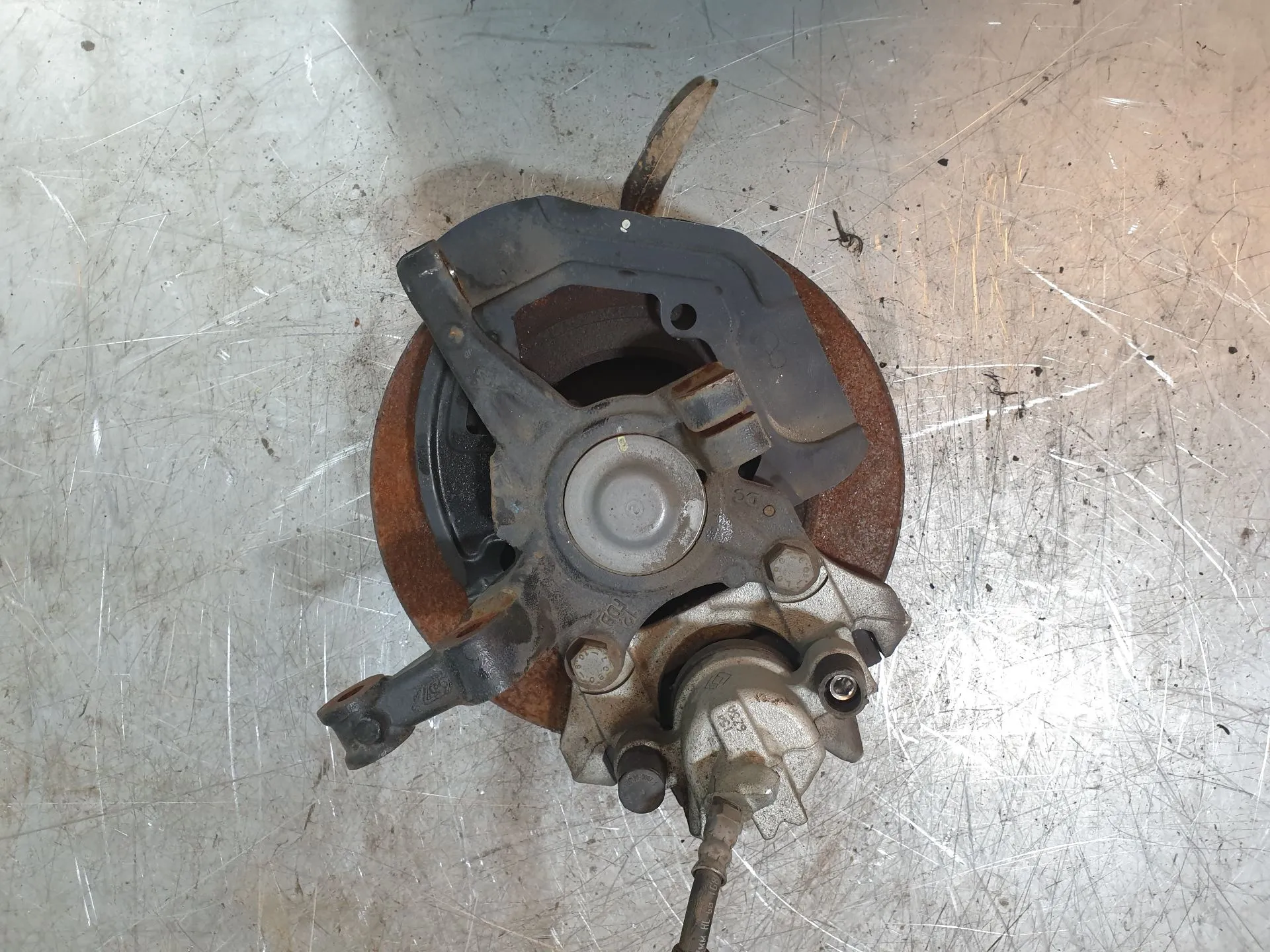 Mangueta delantera izquierda RENAULT Twingo III (BCM_) Imagem-1