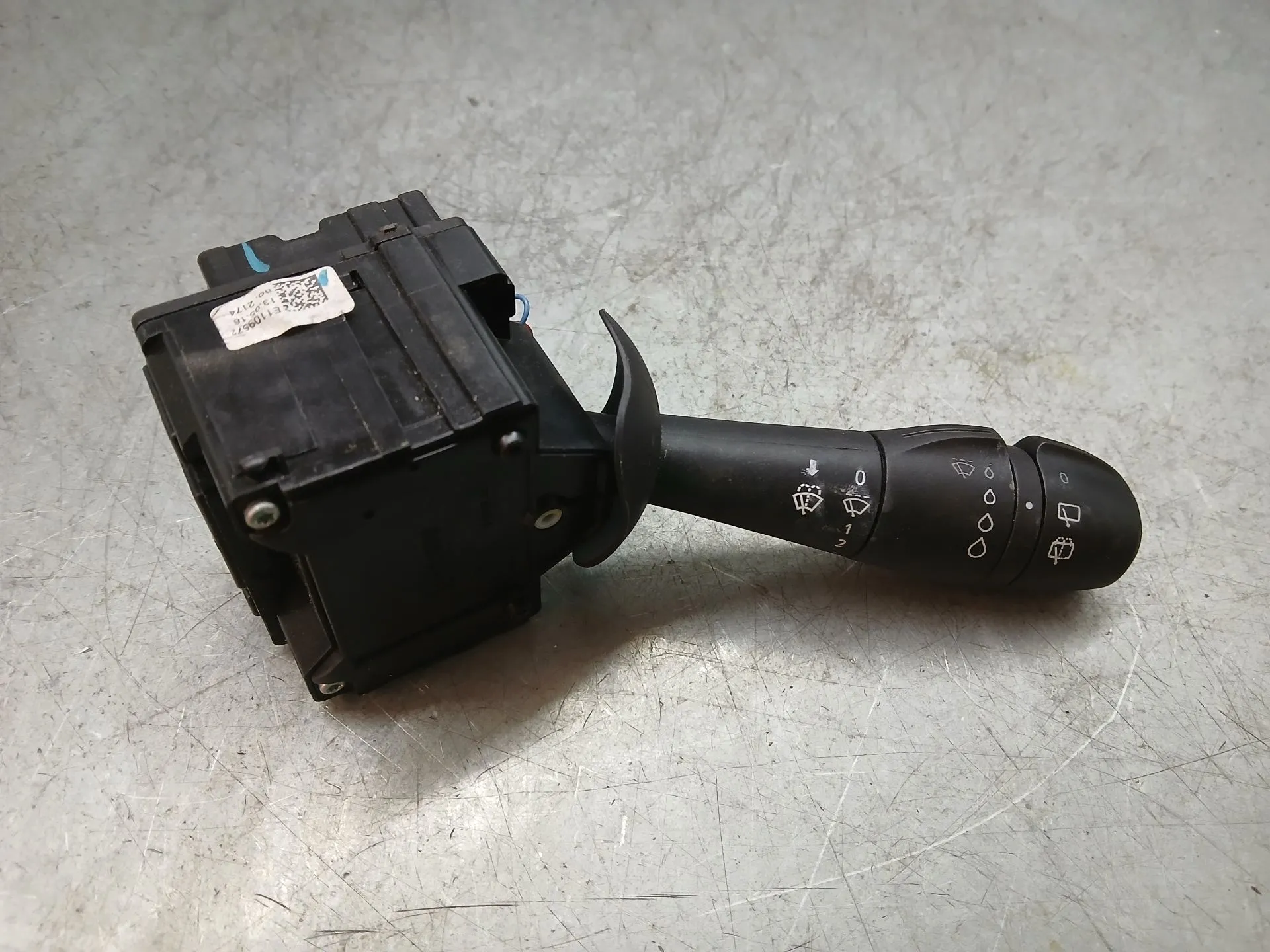 Leva del tergicristallo RENAULT Twingo III (BCM_)