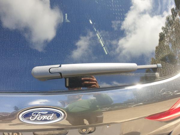 Brazo de limpiaparabrisas trasero FORD Fiesta VII (HJ, HF)