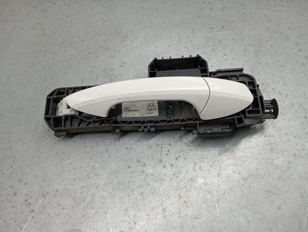 Right front door handle MERCEDES-BENZ Classe A (W176) Imagem-0