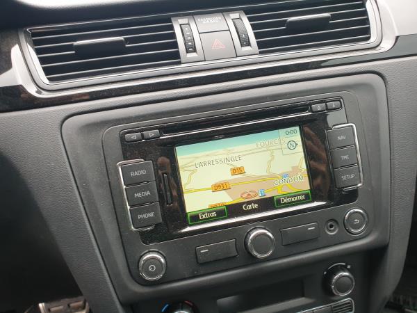 Rádio / auto-rádio SKODA Rapid Spaceback (NH1) Imagem-5