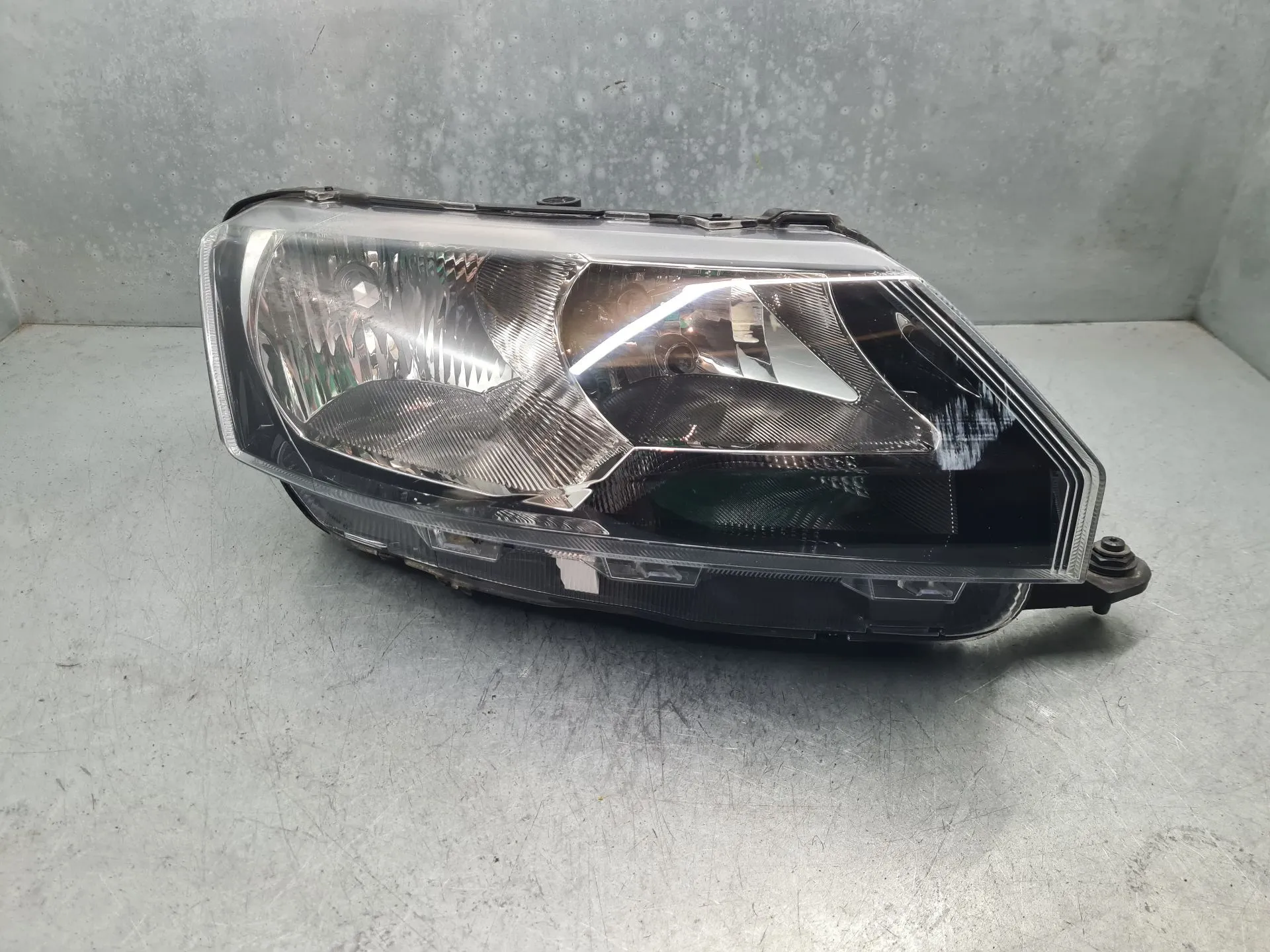Right Headlight SKODA Rapid Spaceback (NH1)