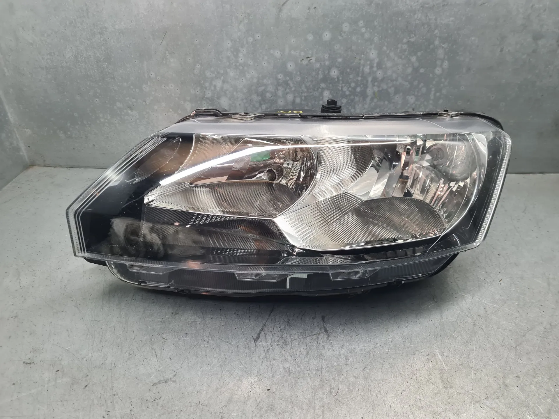 Left Headlight SKODA Rapid Spaceback (NH1)