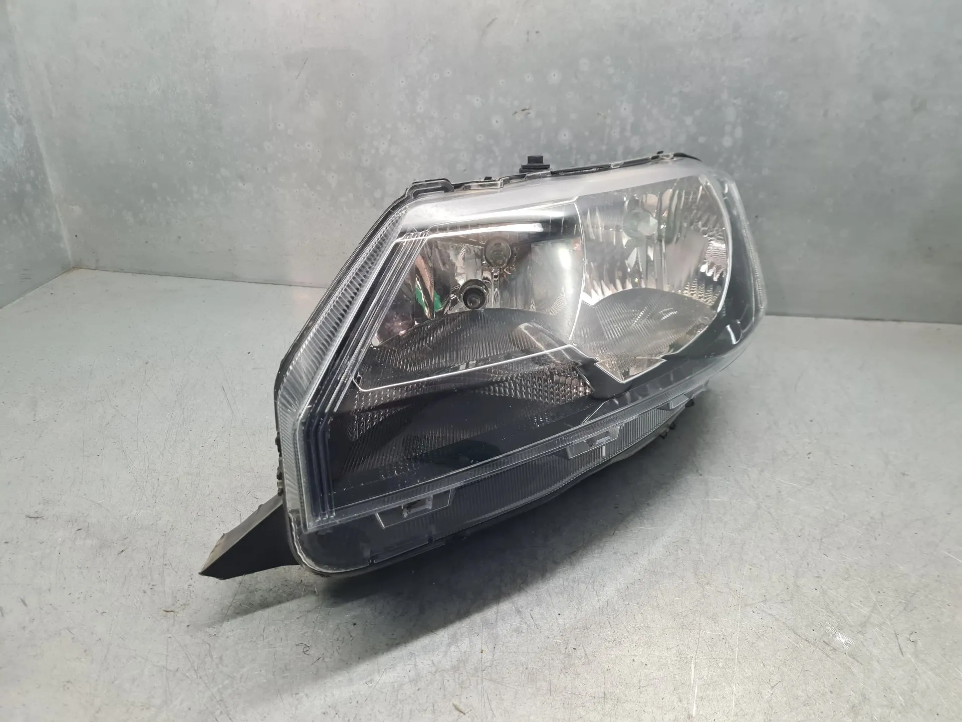 Left Headlight SKODA Rapid Spaceback (NH1) Imagem-1