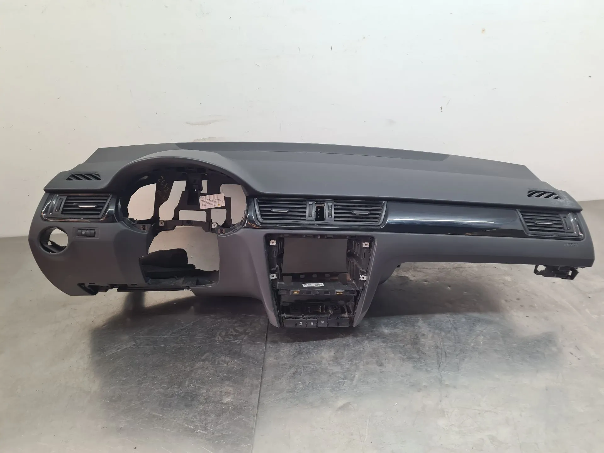 Tablier SKODA Rapid Spaceback (NH1) Imagem-4