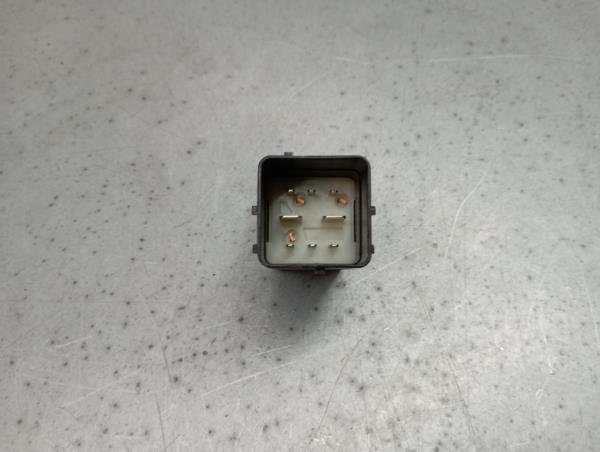 Glow plug Relay PEUGEOT 307 SW (3H) Imagem-1