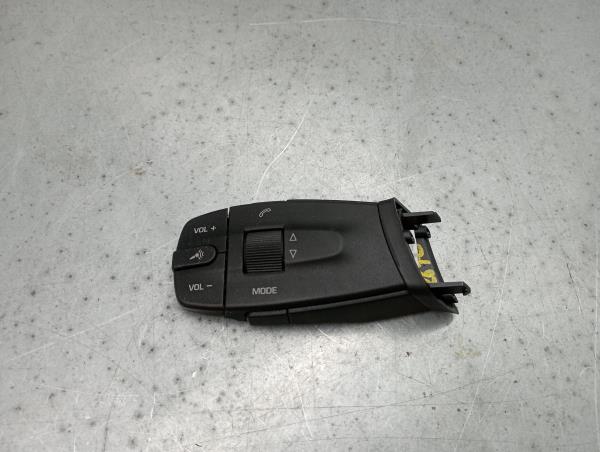 Leva della radio SEAT Ibiza IV (6J5, 6P1)