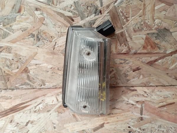 Clignotant avant Droite NISSAN Sunny I Wagon (B11)