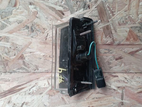 Clignotant avant Droite NISSAN Sunny I Coupé (B11) Imagem-1