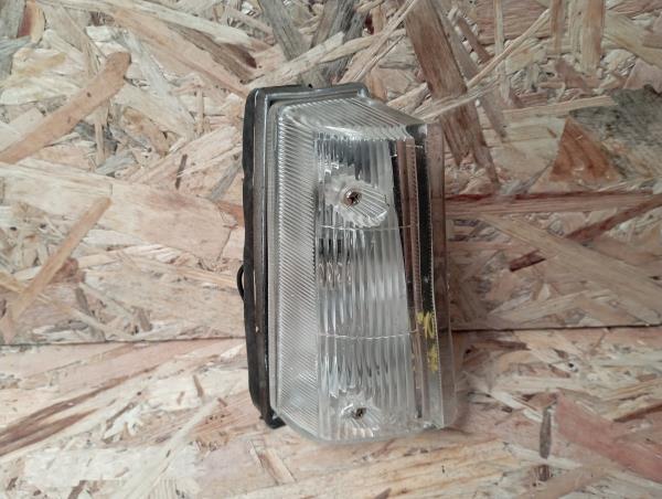 Clignotant avant Droite NISSAN Sunny I Sedan (B11)