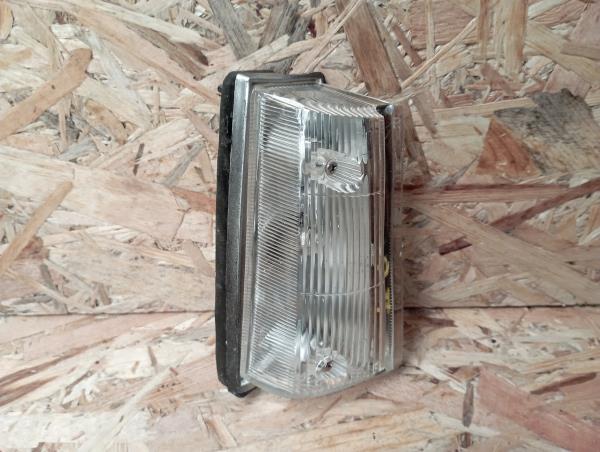 Clignotant avant Droite NISSAN Sunny I Coupé (B11)