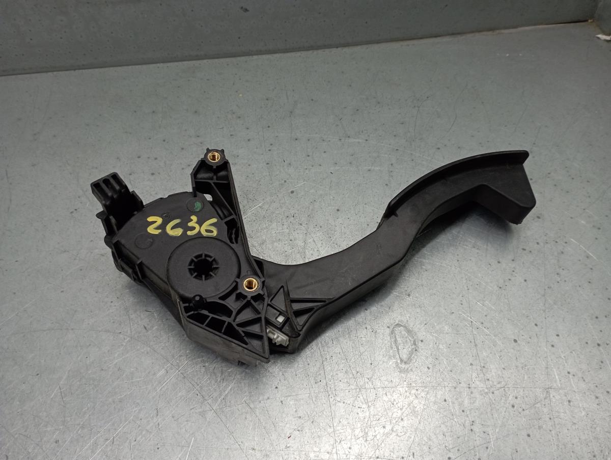 Accelerator Pedal RENAULT Twingo III (BCM_)