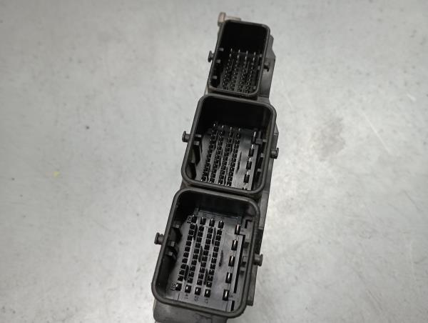 Centralina motor / ECU PEUGEOT 208 Imagem-1