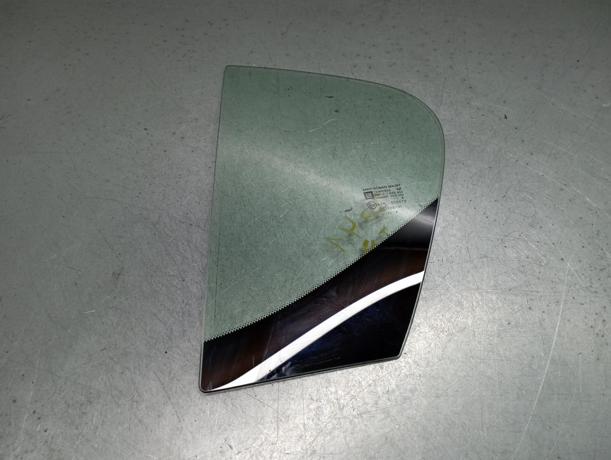 Vidro triangular da porta trás esquerdo OPEL Corsa E