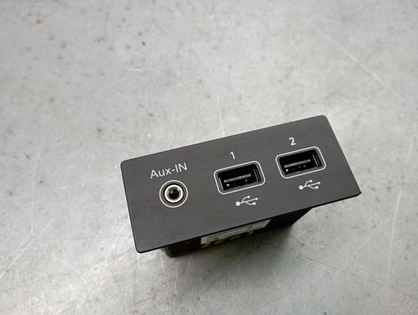 Módulo USB / AUX / IPOD RENAULT Clio V (BF_)