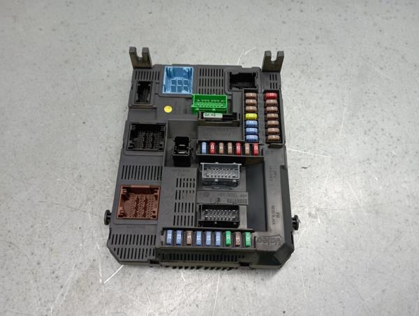 Caixa fusíveis / SAM / BSI PEUGEOT 2008 I (CU_) Imagem-1