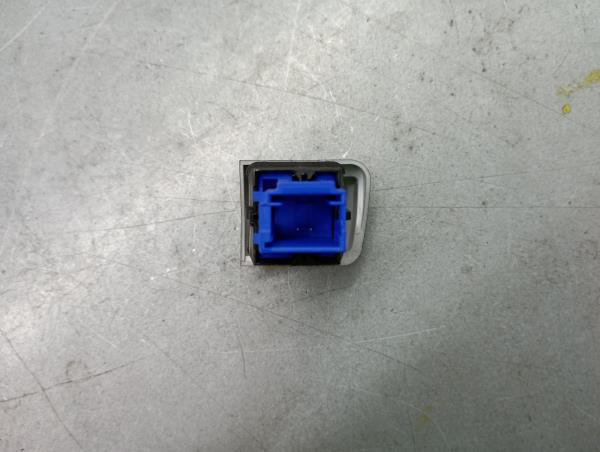 Bouton de Warning/ interrupteur 4 feux de détresse PEUGEOT 208 Imagem-1