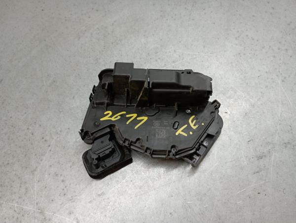 Serratura / chiusura posteriore Sinistra VOLKSWAGEN Polo (AW1)