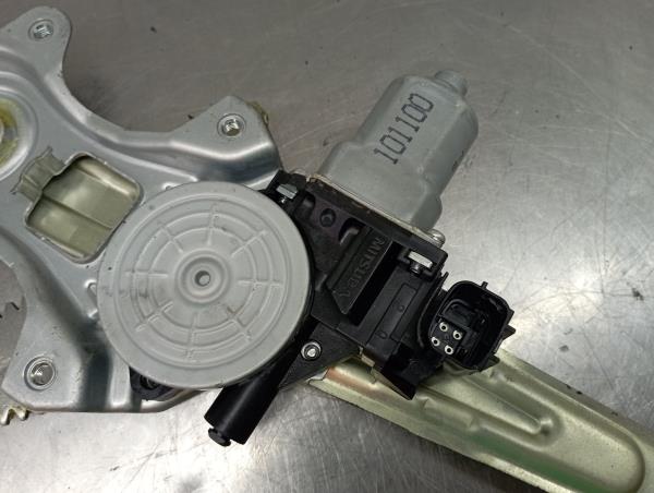 Elevador vidros trás direito NISSAN Juke (F15) Imagem-2