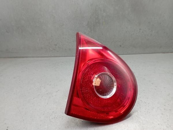 Feu de coffre Gauche VOLKSWAGEN Golf V (1K1)