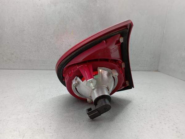 Feu de coffre Gauche VOLKSWAGEN Golf V (1K1) Imagem-2