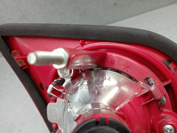 Feu de coffre Gauche VOLKSWAGEN Passat (3C2) Imagem-4