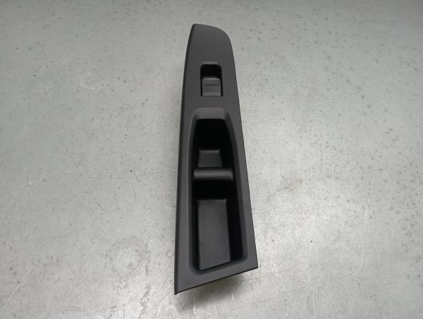 Mando / interruptor elevalunas delantero derecho TOYOTA Yaris (_P13_)