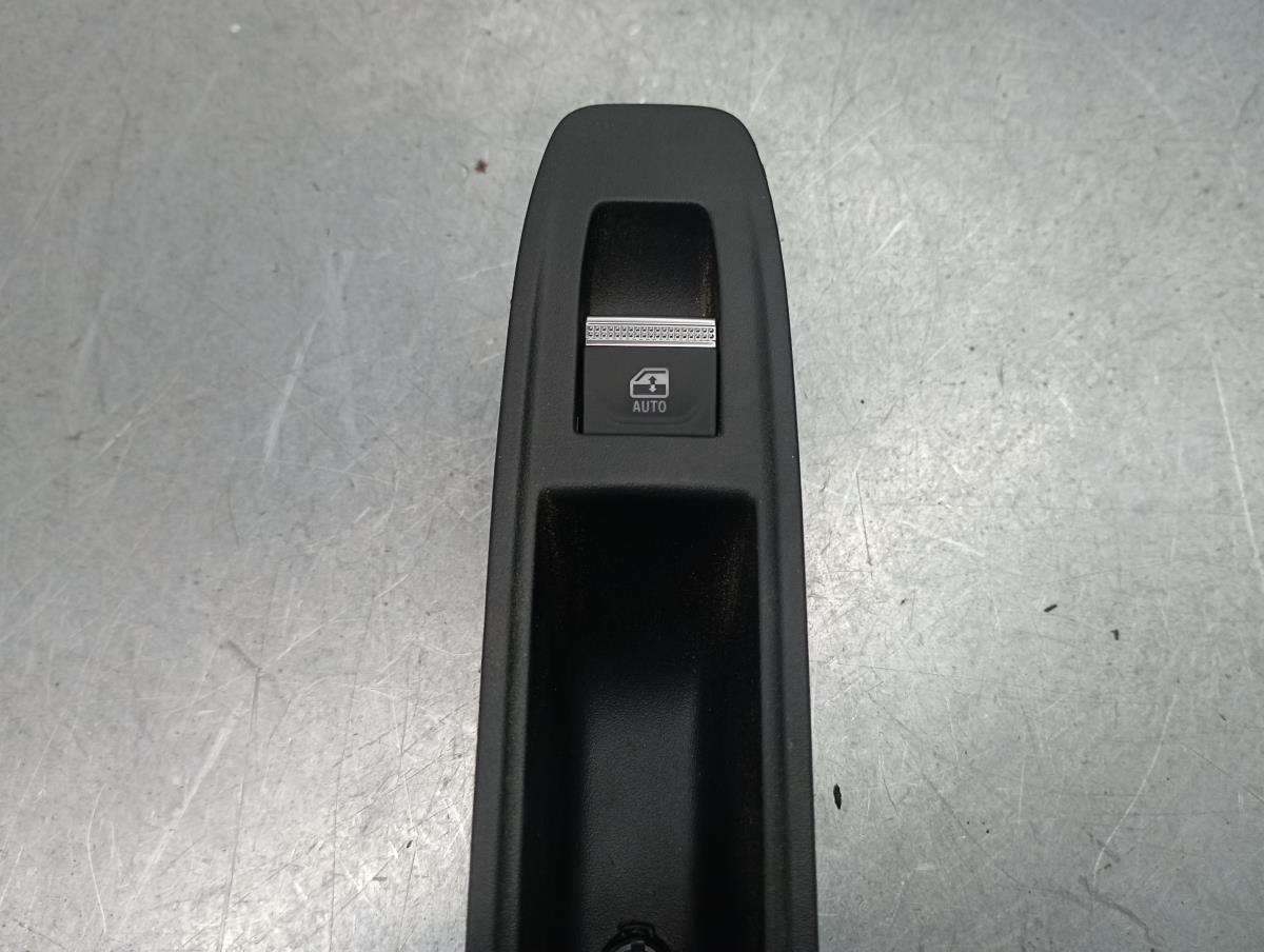 Mando / interruptor elevalunas delantero derecho RENAULT Captur II Imagem-1