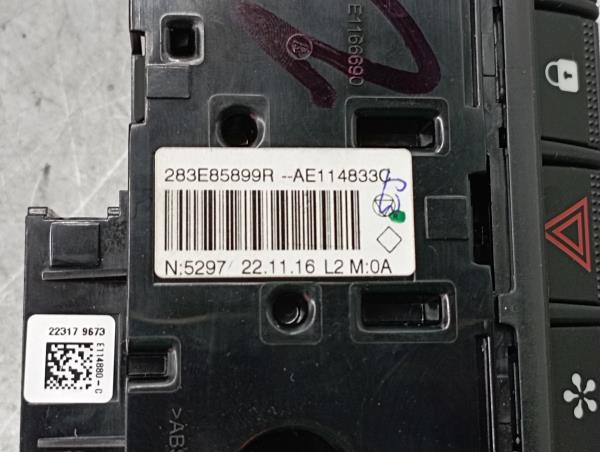 Pulsanti luci di emergenza RENAULT Captur II Imagem-3