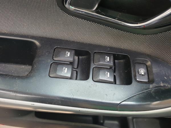 Comando / botão / interruptor vidros frente esquerdo KIA Ceed Sportswagon (JD)
