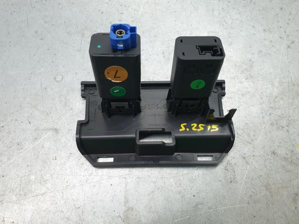 Módulo USB / AUX / IPOD PEUGEOT 308 III Imagem-1