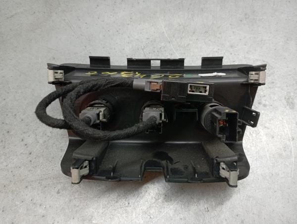 Módulo USB / AUX / IPOD PEUGEOT 2008 I (CU_) Imagem-2