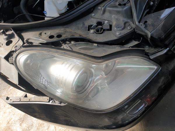 Ótica / farol direita MERCEDES-BENZ CLS (C219)