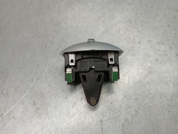 Comando / botão / interruptor multifunções ALFA ROMEO Mito (955_) Imagem-2