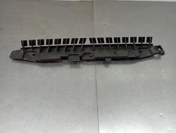 Guide pare-chocs arrière central PEUGEOT 308 III