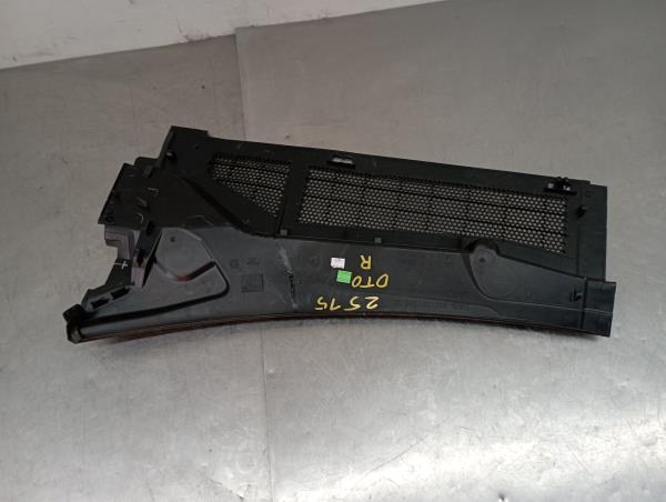 Moulure PEUGEOT 308 III Imagem-1