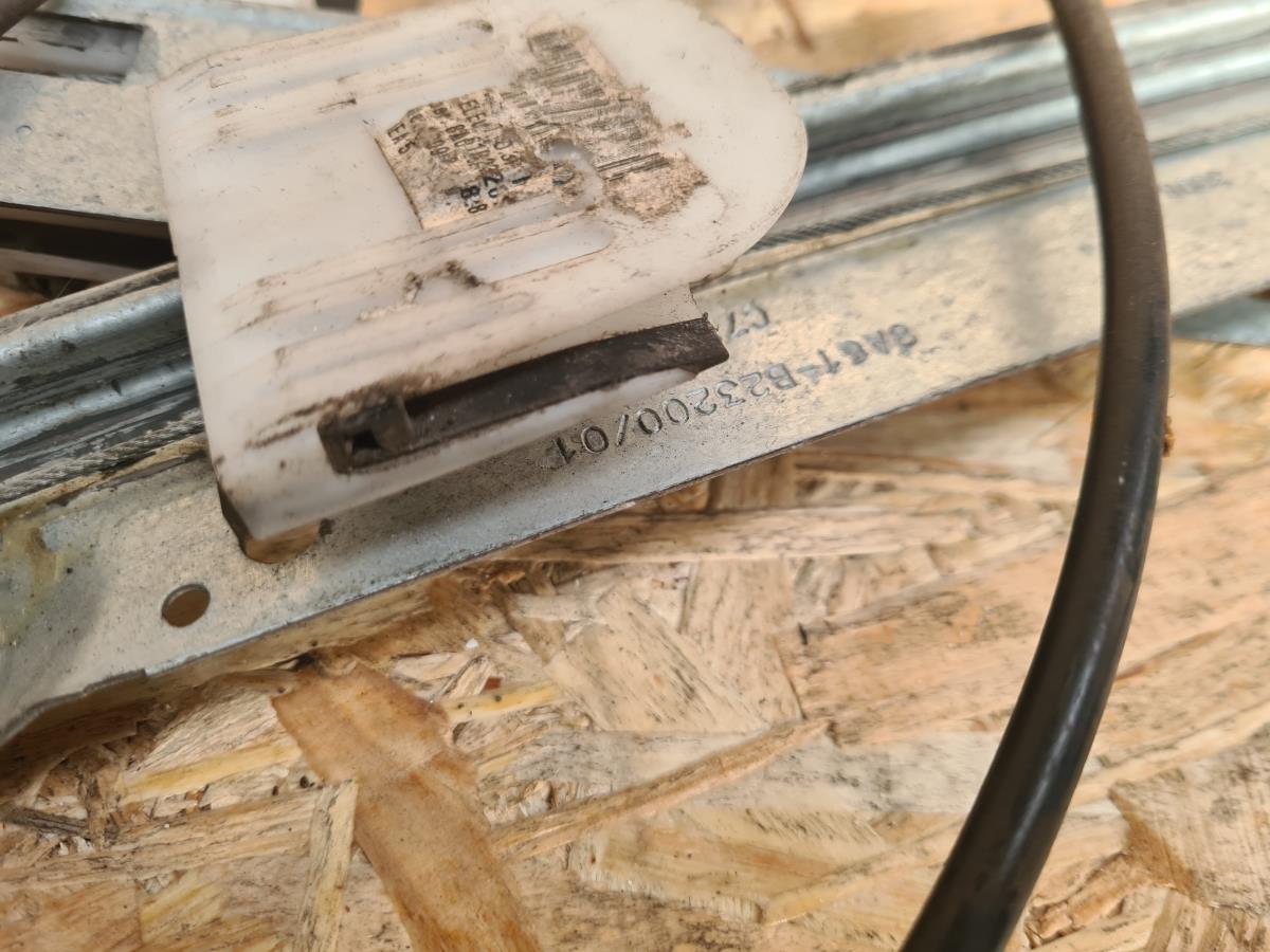 Lève-vitre avant gauche FORD Fiesta VI (CB1, CCN) Imagem-4