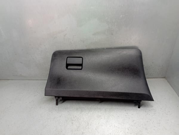 Guantera TOYOTA Yaris (_P13_)