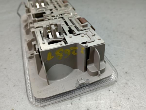 Plafonier frente TOYOTA Yaris (_P13_) Imagem-3