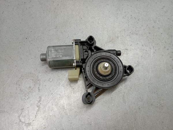 Motore alzacristallo anteriore destro VOLKSWAGEN Golf VII (5G1, BQ1, BE1, BE2)
