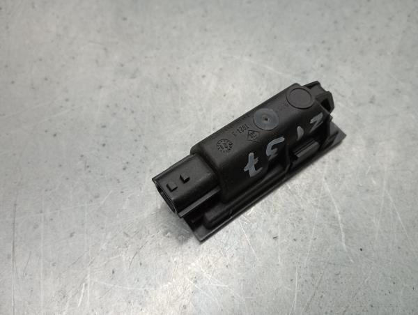 License plate light RENAULT Kadjar (HA_, HL_) Imagem-1