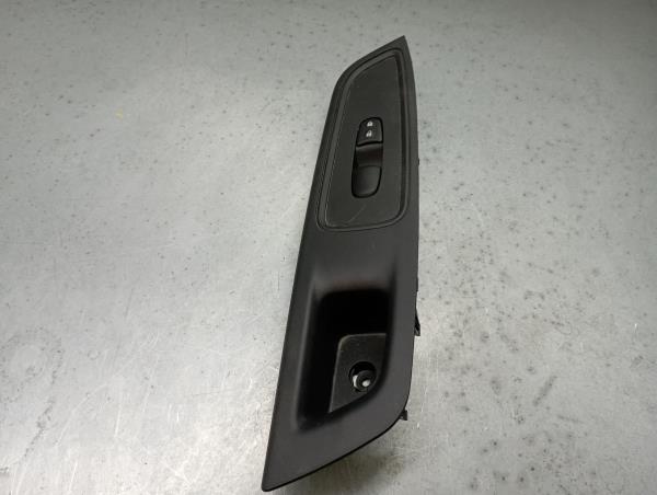 Mando / interruptor elevalunas delantero derecho NISSAN Micra V (K14)