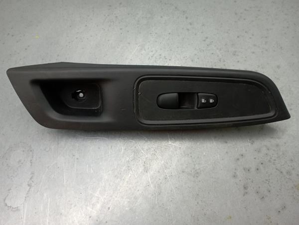 Mando / interruptor elevalunas delantero derecho NISSAN Micra V (K14) Imagem-1